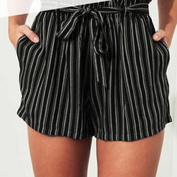 American Eagle Outfitters Pants - AE Paperbag Shorts